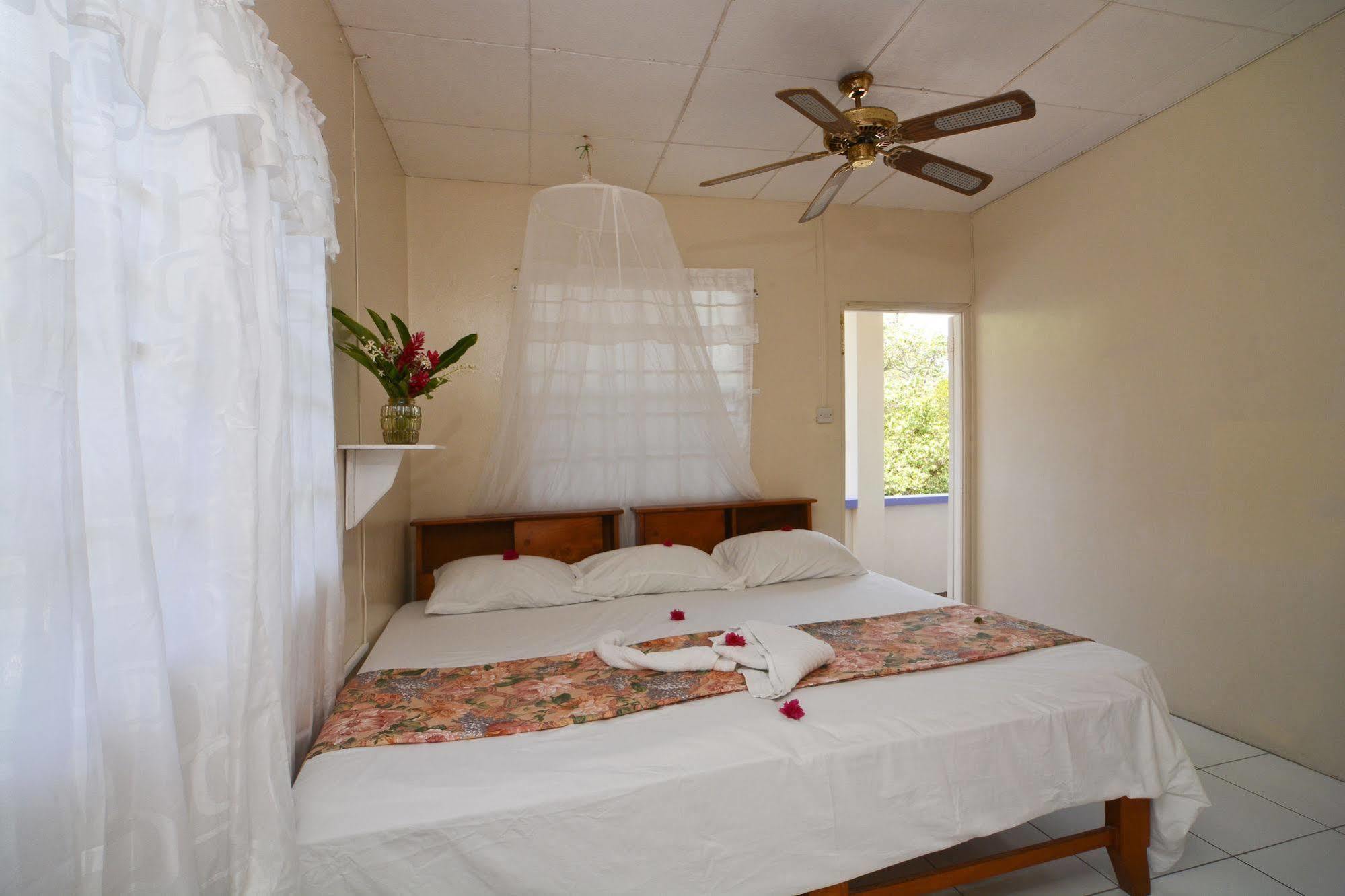 Hotel Keegans Beachside Bequia Island Exteriér fotografie