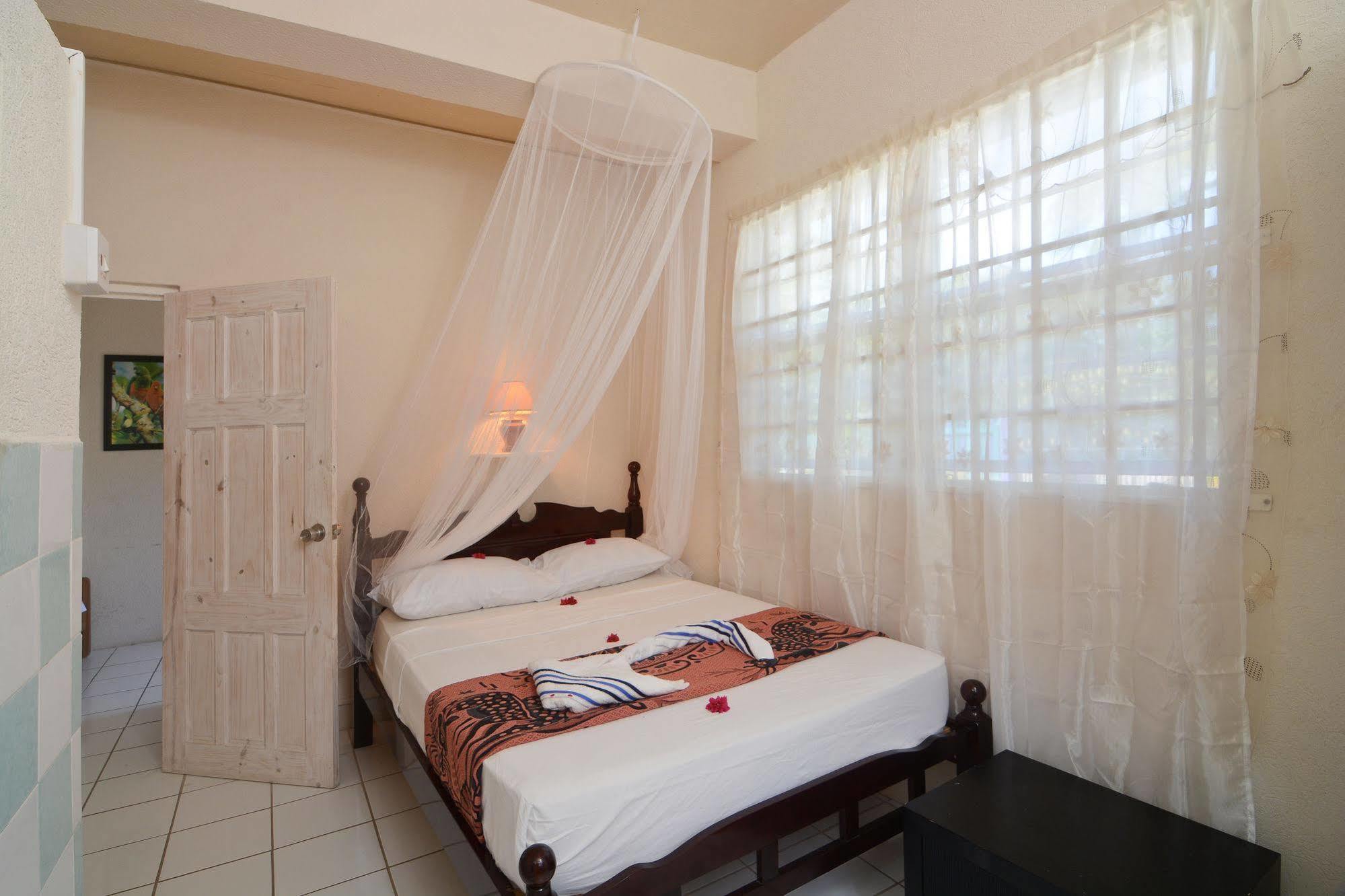 Hotel Keegans Beachside Bequia Island Exteriér fotografie